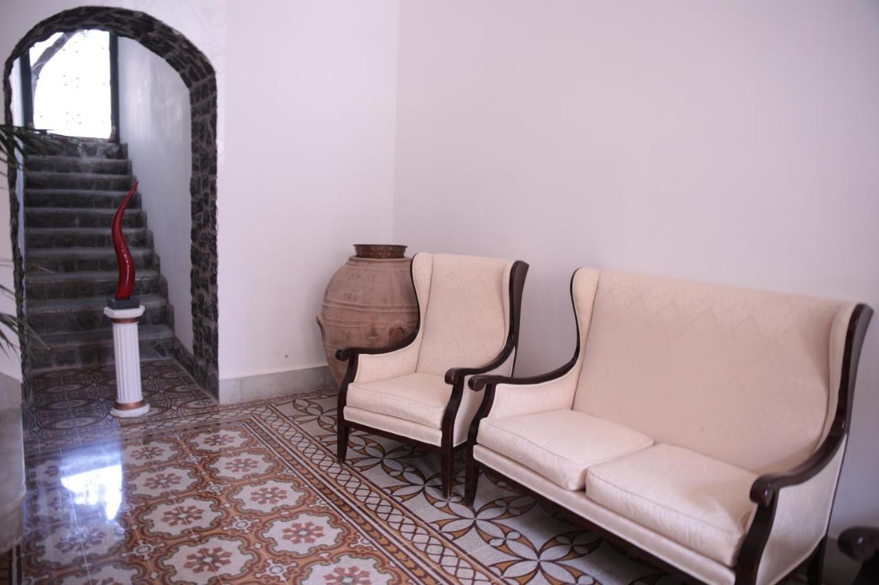 Bed and Breakfast Palazzo Caracciolo Del Sole Terzigno Exterior foto