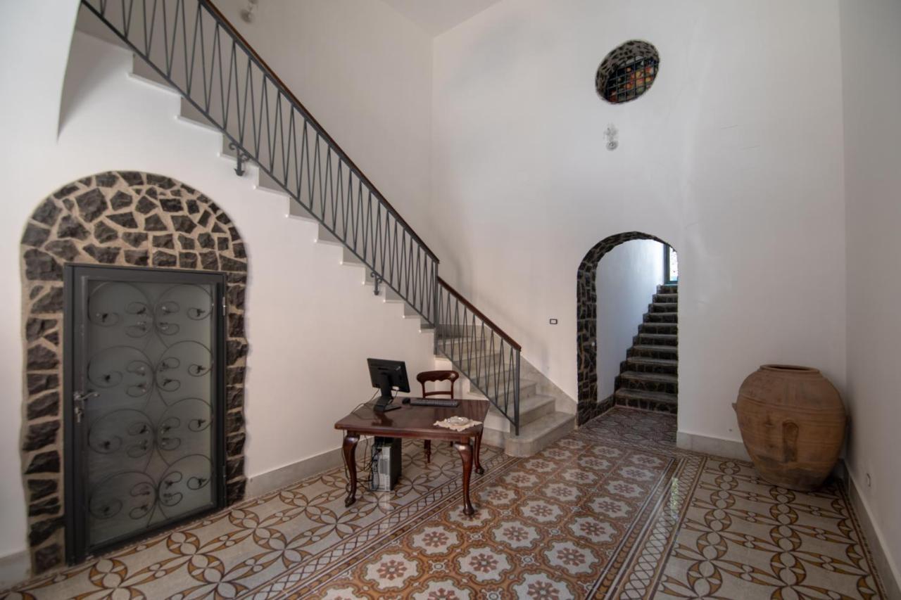 Bed and Breakfast Palazzo Caracciolo Del Sole Terzigno Exterior foto